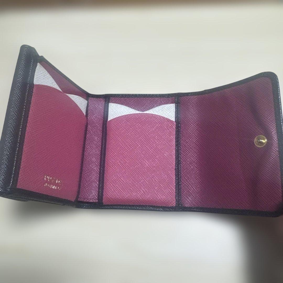 PRADA 三つ折り財布 黒