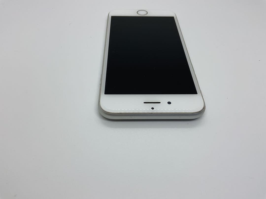 iPhone 6s（シルバー／64GB）