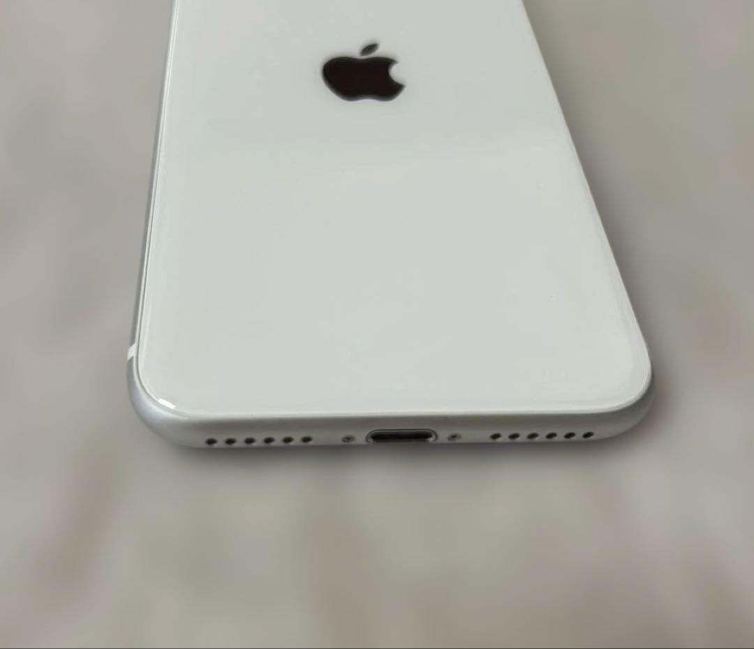 【美品】iPhone SE2 128GB SIMフリー