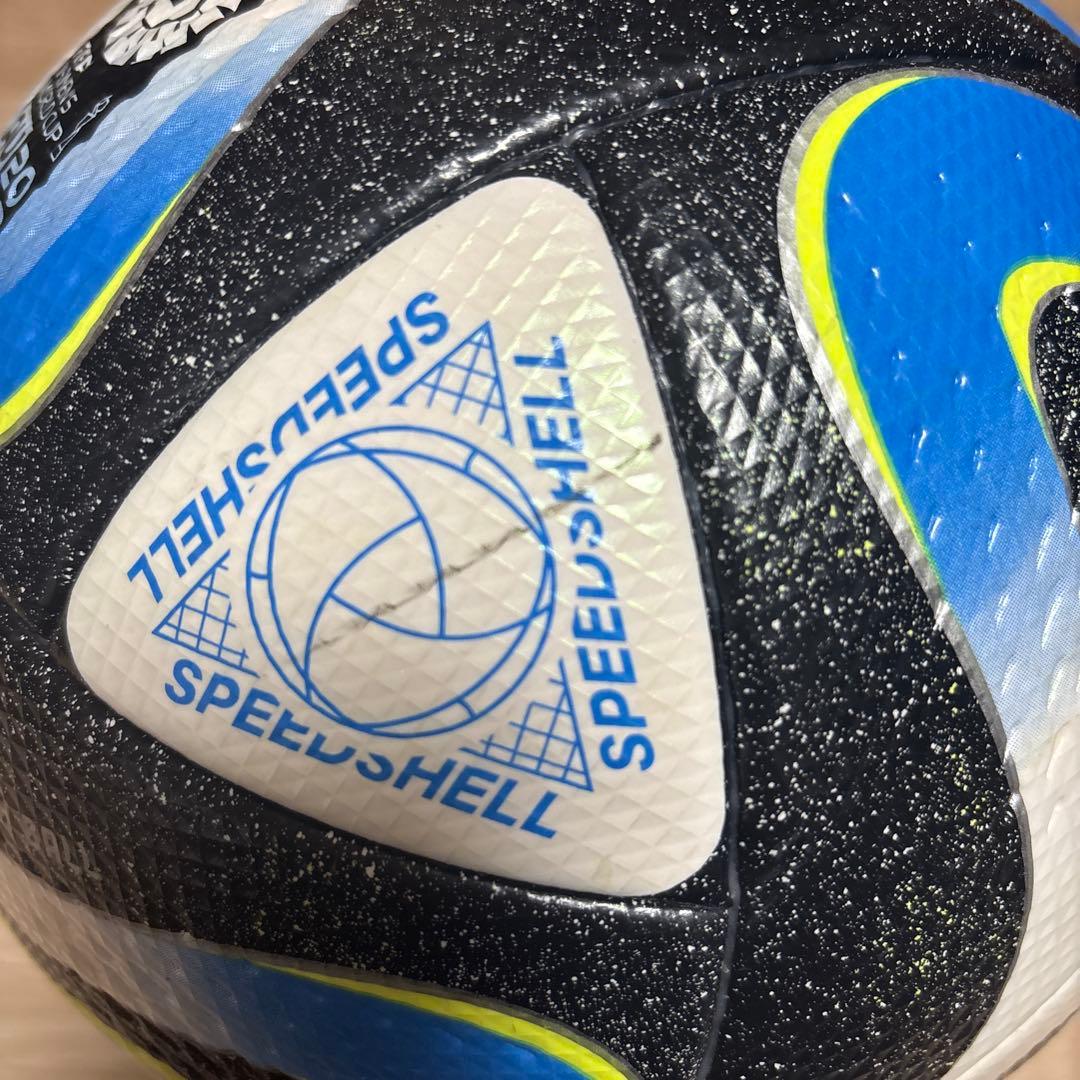 アディダス　サッカーボール5号球