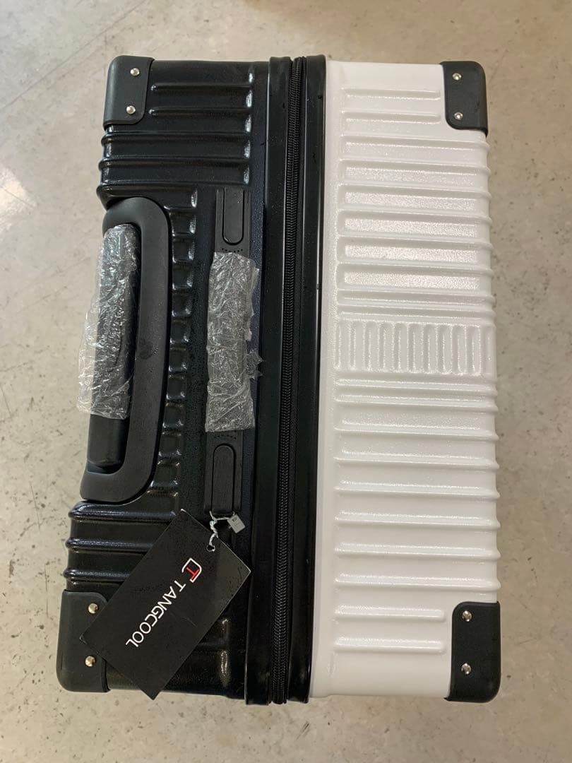 値下げ　スーツケース　90Ｌ　ロック付き￼