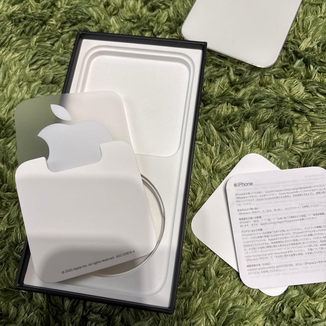 Apple iPhone 12 Pro シルバー 本体　256GB