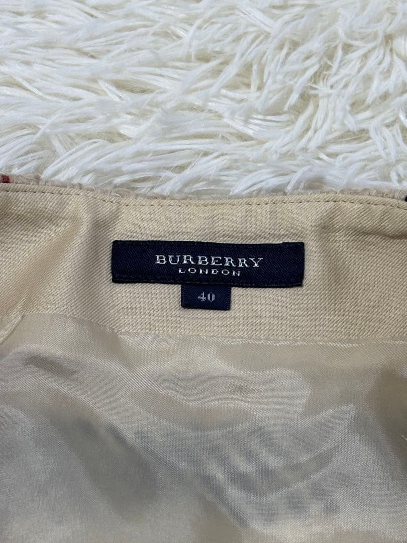 バーバリー ツイード　メガチェック　ミモレ丈　台形 膝下 ベージュ ウール