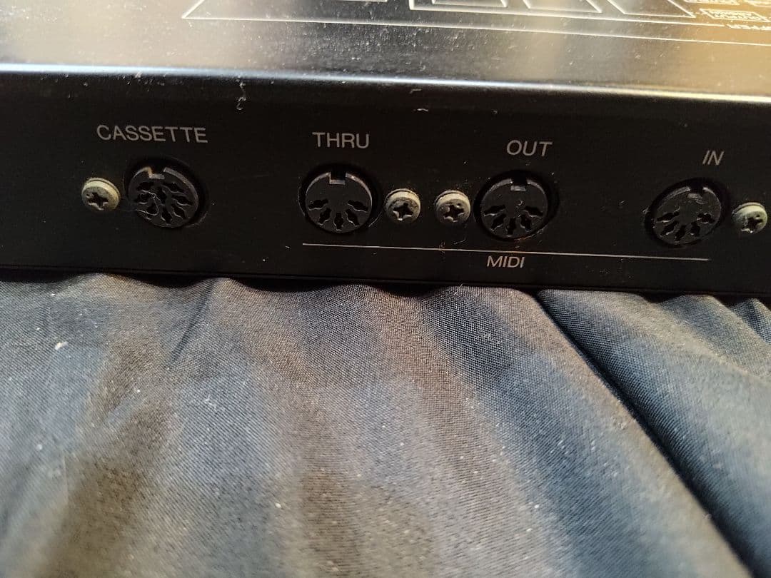 YAMAHA TX81Z FMトーンジェネレーター