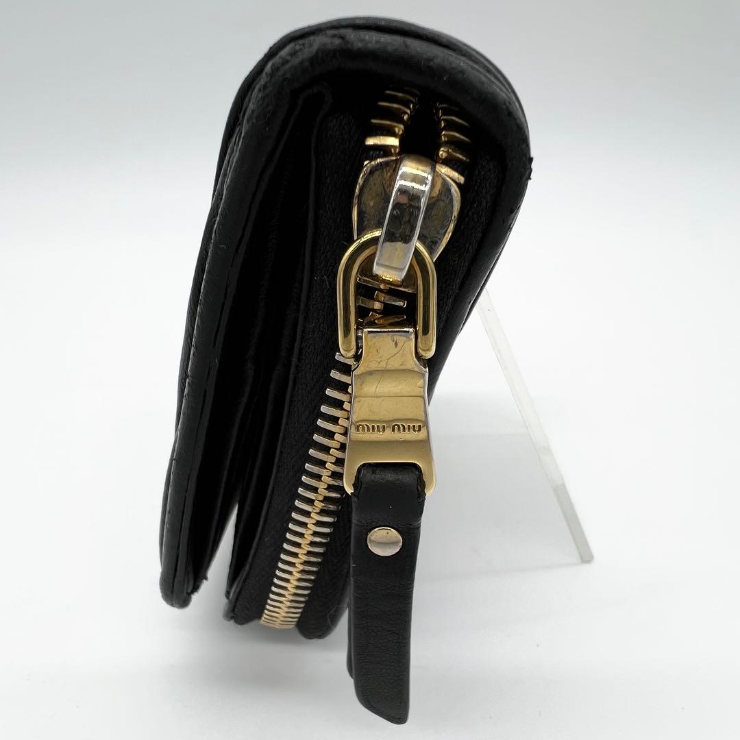 【美品✨】 ミュウミュウ 二つ折り財布 マテラッセ ラウンドジップ ブラック 黒