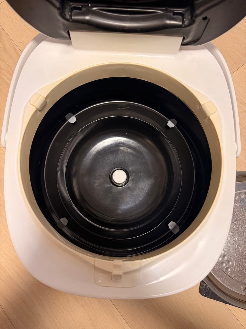 TOSHIBA IH炊飯器 RC-１８VRP ホワイト【中古】