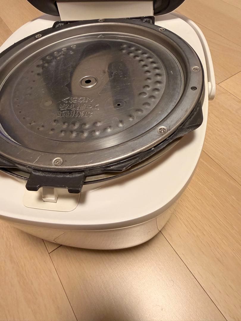 TOSHIBA IH炊飯器 RC-１８VRP ホワイト【中古】