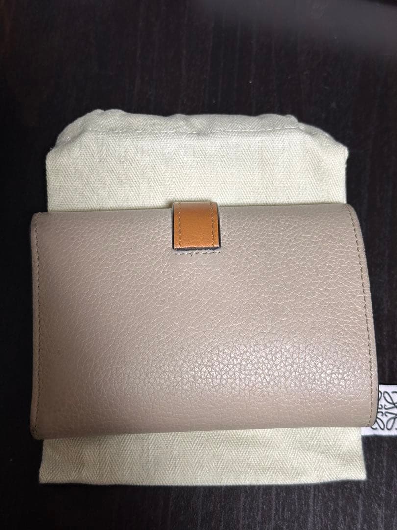 LOEWE 三つ折り財布 ベージュ