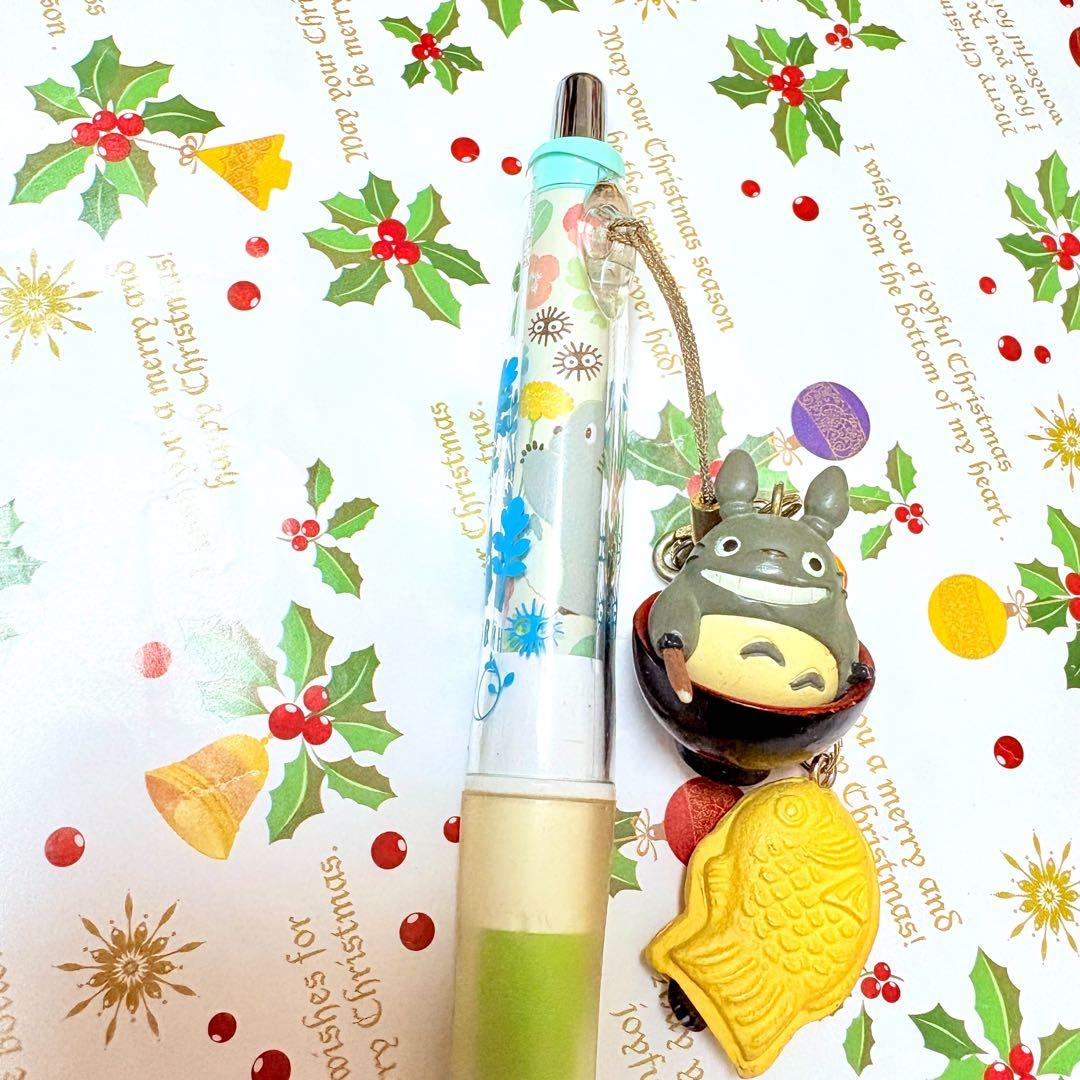 ジブリ　となりのトトの　ボールペン　ストラップ付き