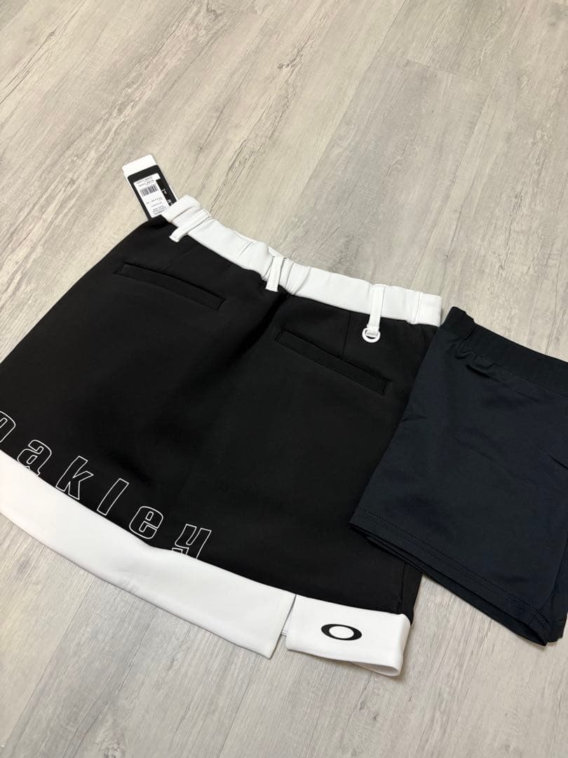 Lサイズ　新品OAKLEY オークリーゴルフセットアップ モックネック＆スカート