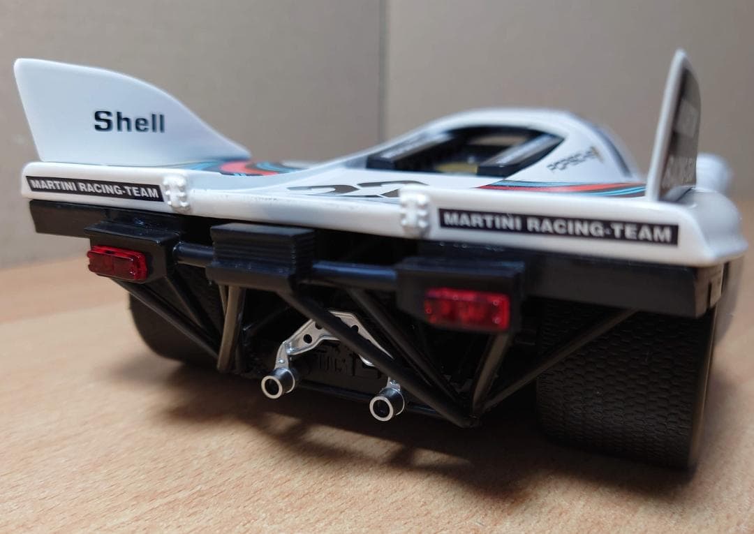 1/18 ポルシェ917K 1971 ル・マン優勝 #22 ノレブ製ミニカー