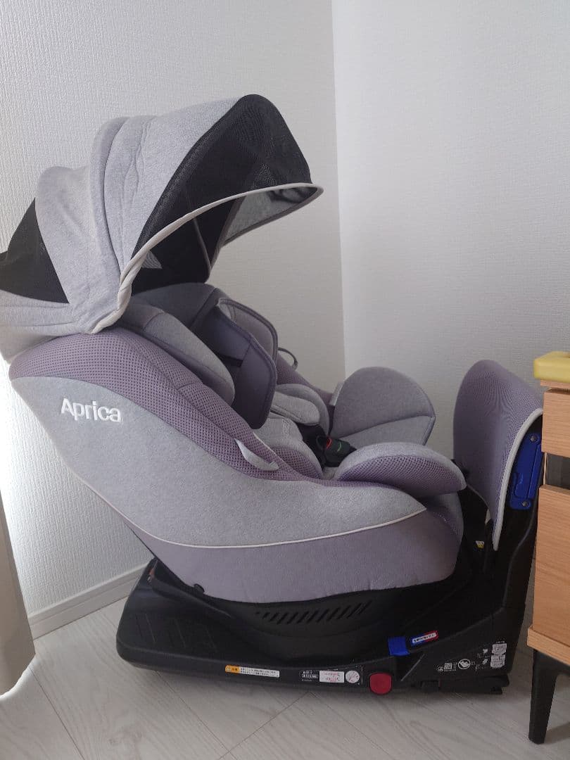 Aprica 車用チャイルドシート グレー　クルリラ　ISOFIX シートベルト