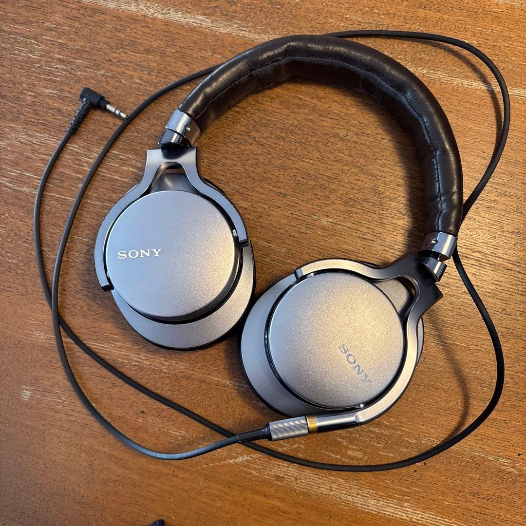 中古　SONY MDR-1A 有線ヘッドホン シルバー