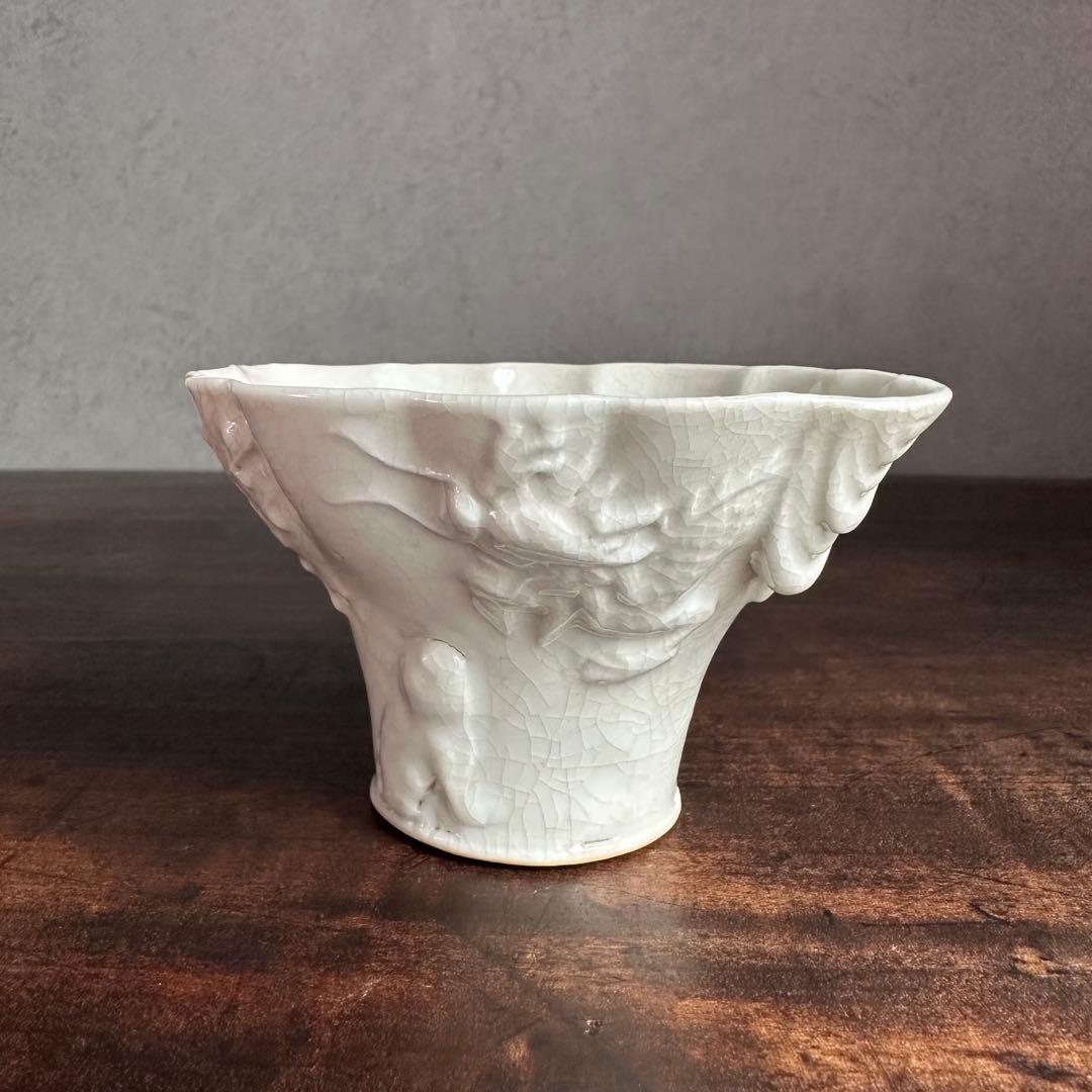 ［希少］美品 李朝 白磁 陽刻 十長生文 花形盃 朝鮮美術 酒器 杯