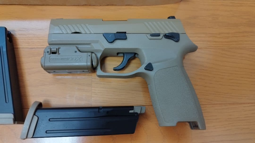 東京マルイ　CQX　ガスブロP320 M18　スペアマガジン2本付き