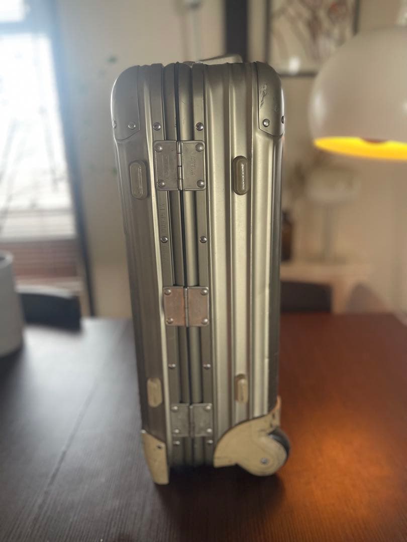 【希少】リモワ トパーズ 2輪 32L シャンパンゴールド　機内持ち込み