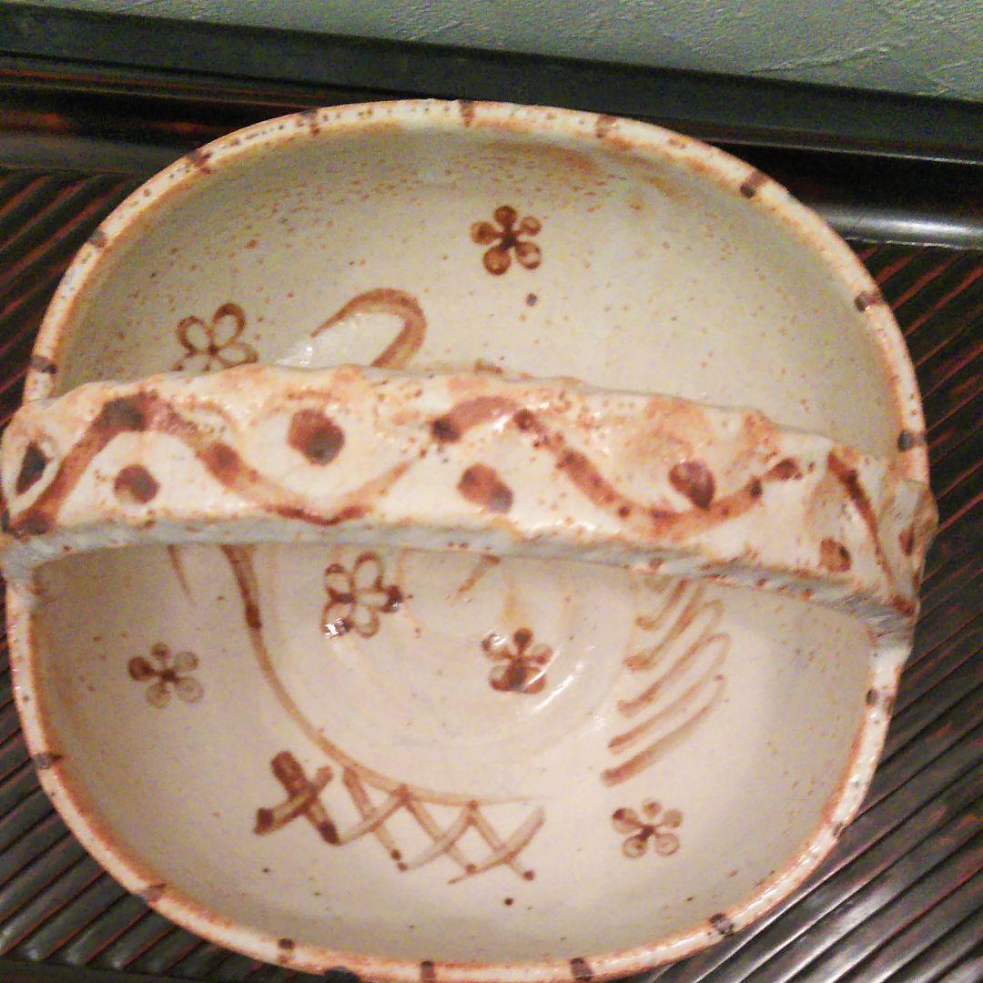 手付き志野焼きの陶器。
