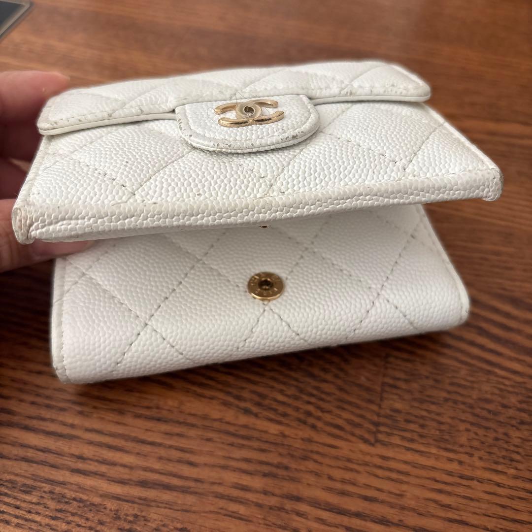 CHANEL白三つ折り財布