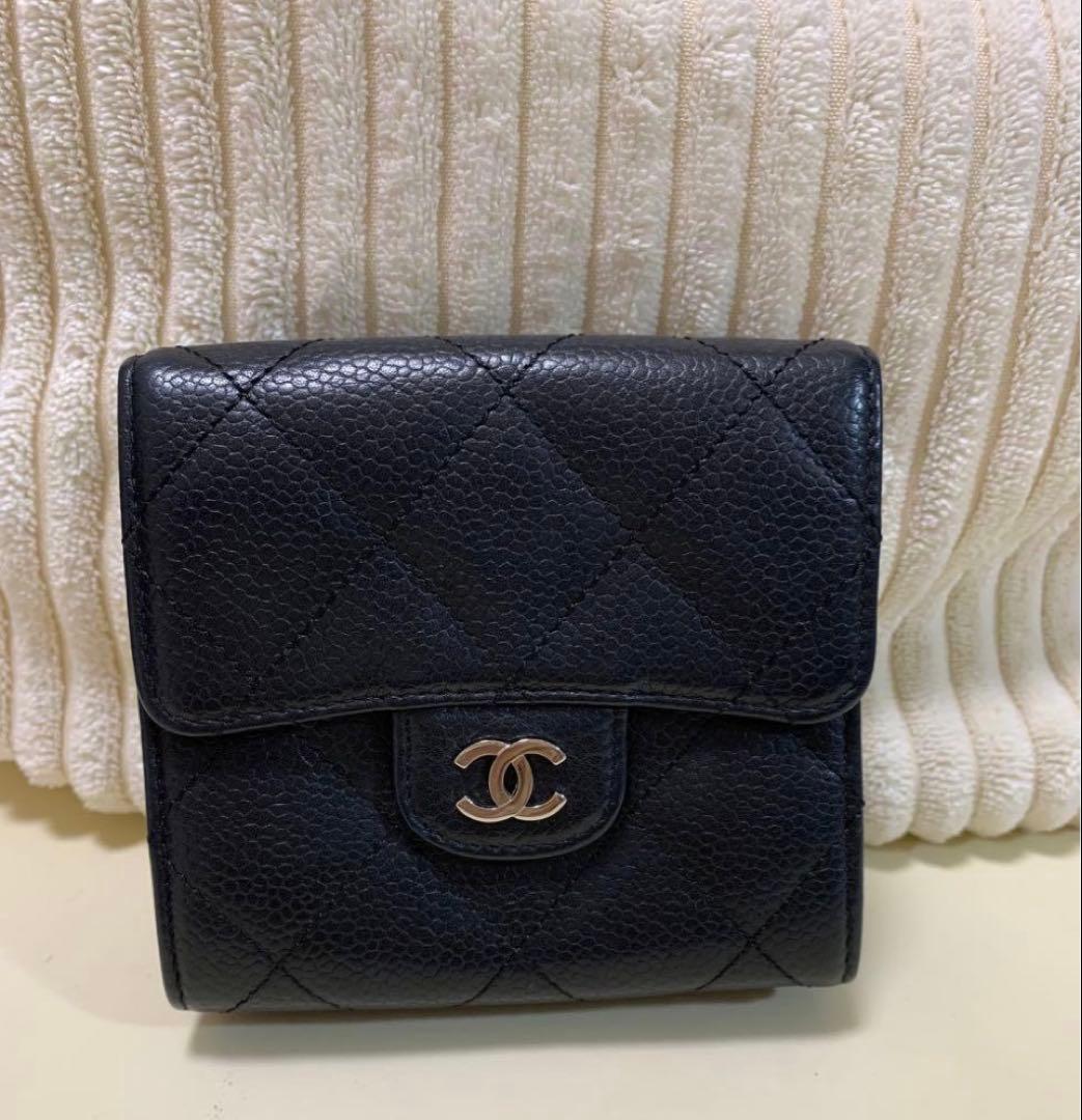 美品 希少 CHANEL キャビアスキン 両開きシャネルマーク金具 三つ折り財布