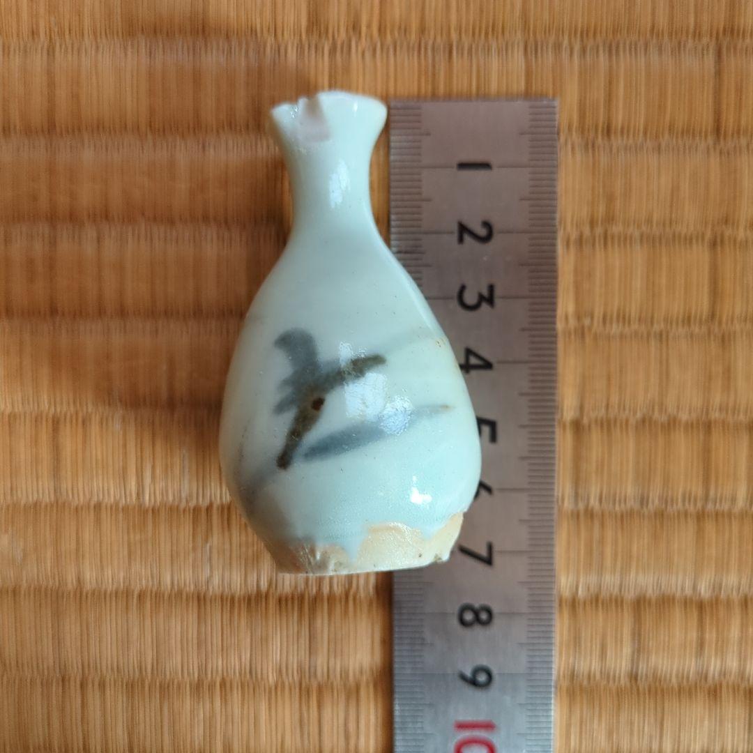 淡い青色 陶器 ミニチュアフラワーベース　初期伊万里