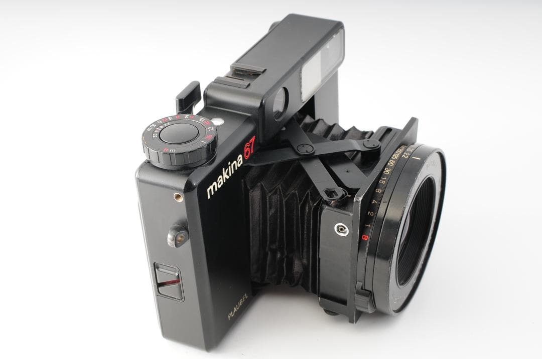 フィルムカメラ PLAUBEL makina 67 +NIKKOR 80mm F2.8 #718