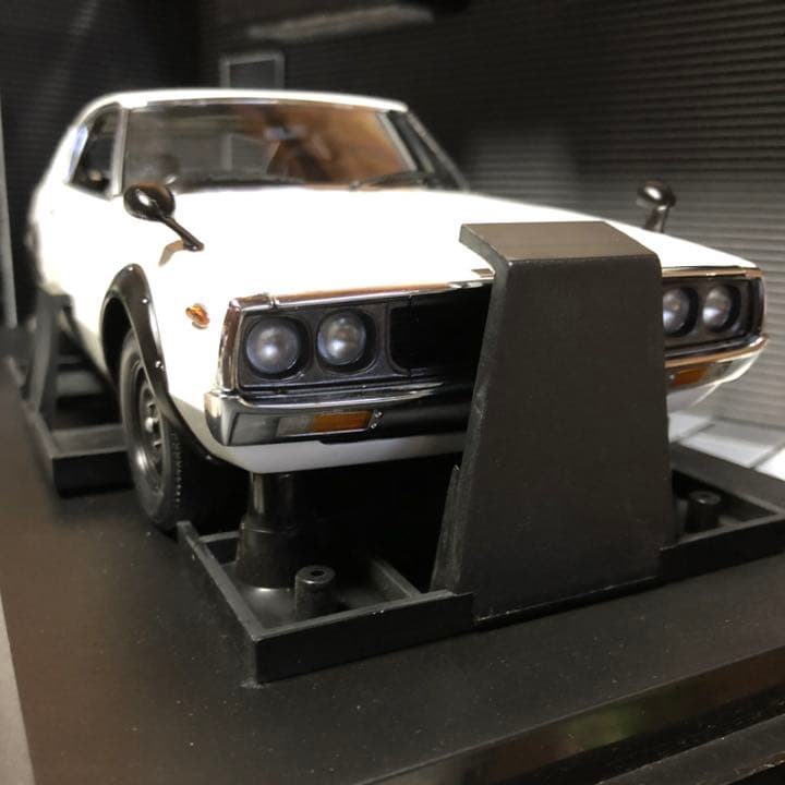 新品未展示品　京商1/18 日産スカイライン2000GT-Rストリートバージョン