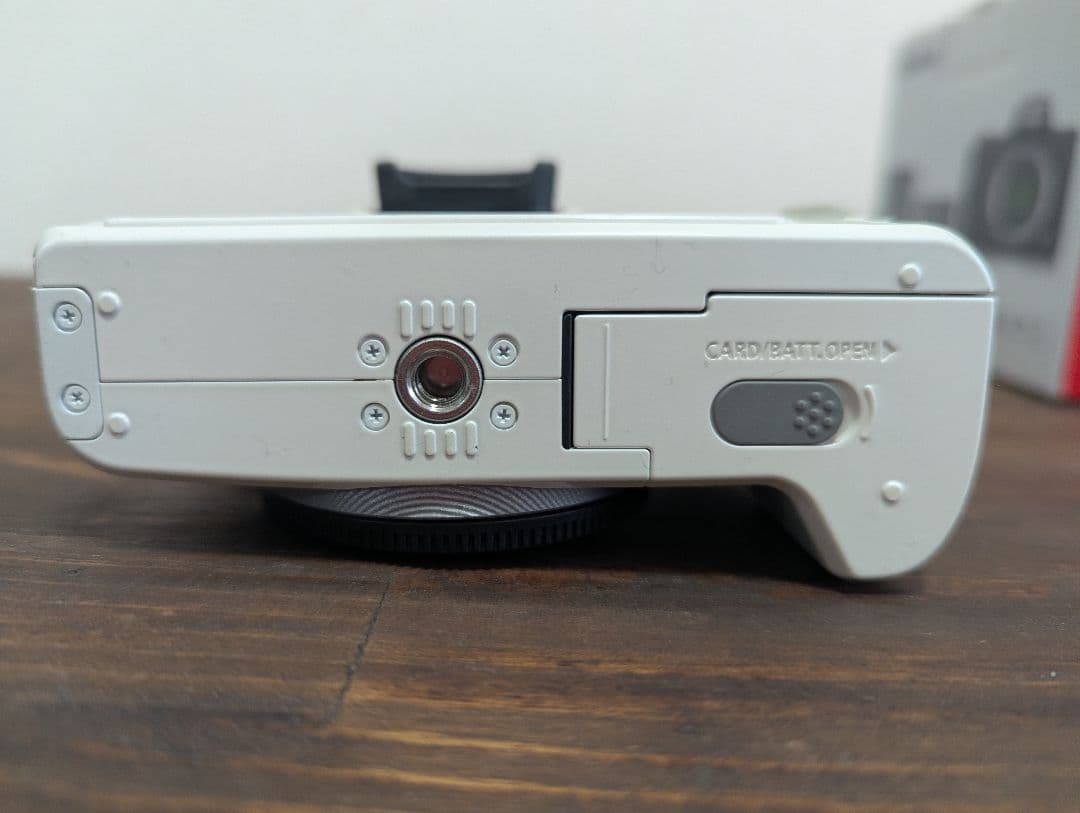 Canon EOS Kiss M ホワイト ダブルレンズ 　美品