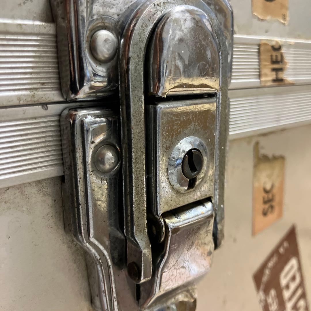 サ*リ様 ジュラルミン製スーツケース　アルミ合金　レア　ビンテージ