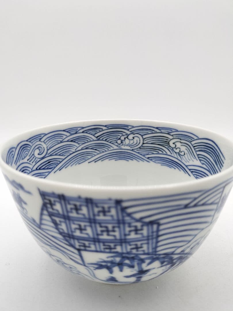 c533 【新品・未使用】茶碗 染付浪に扇絵 五代 三浦竹泉 木箱 茶道具