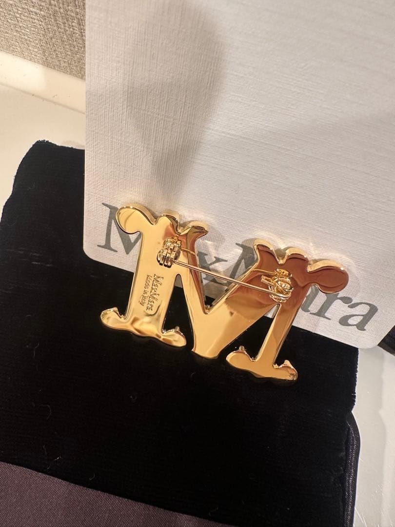マックスマーラ　Mブローチ　レアカラー