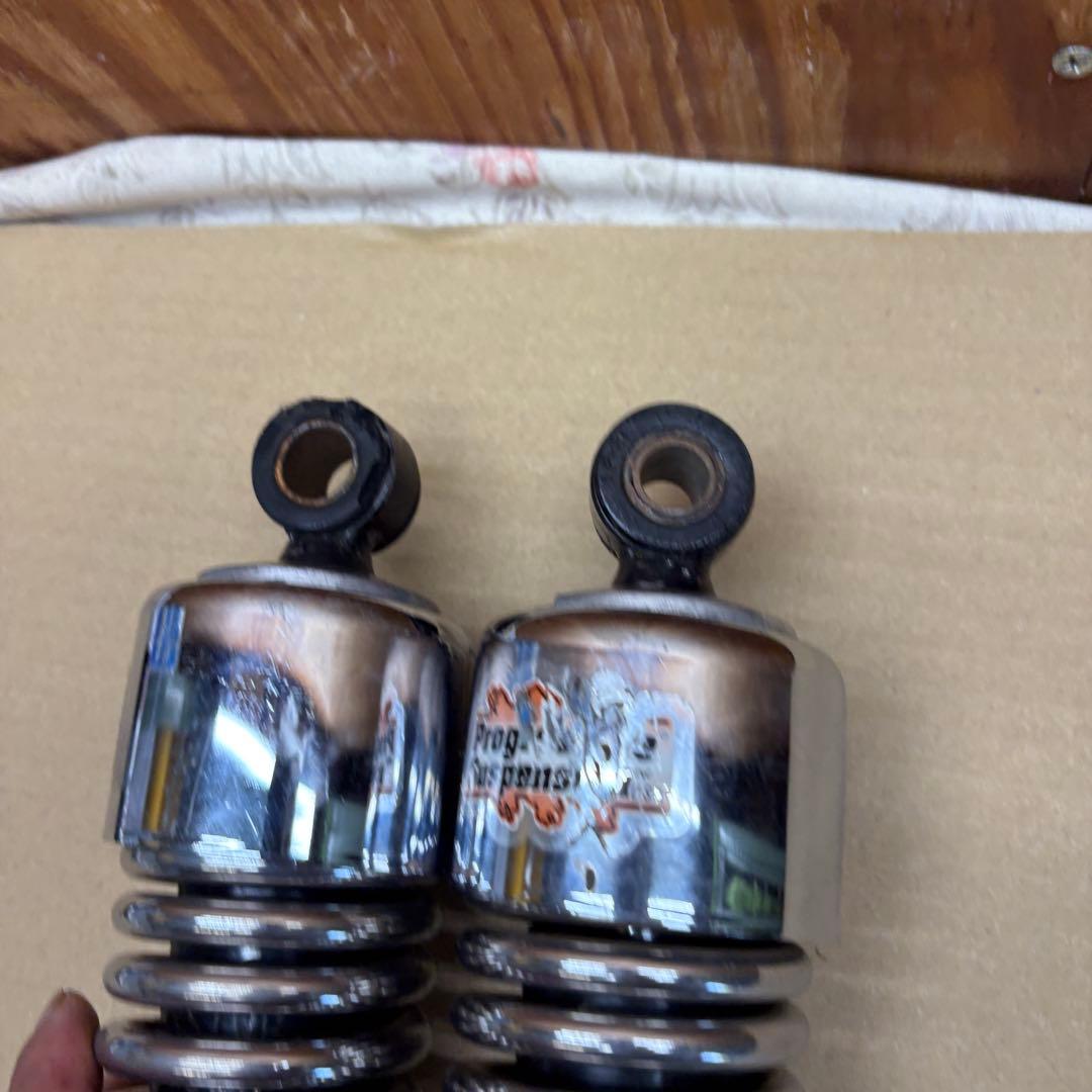 プログレッシブサスペンション リアショック ショベル