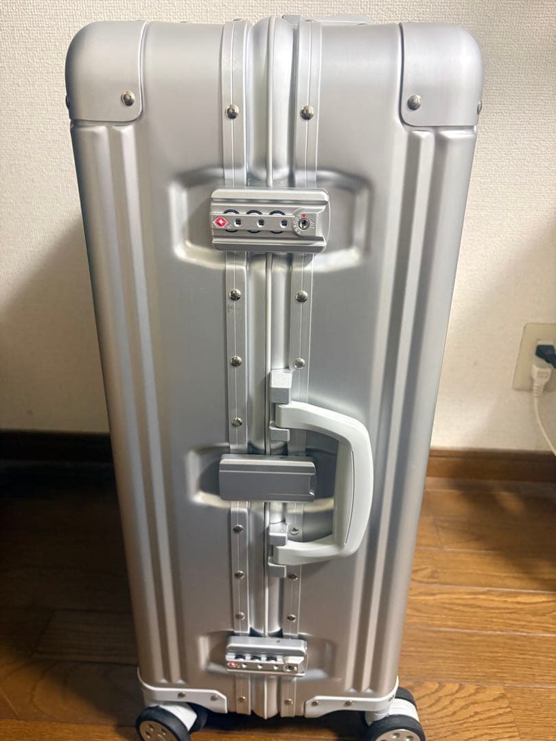 【最終値下げ】メルセデスベンツ アルミスーツケース 65L 非売品