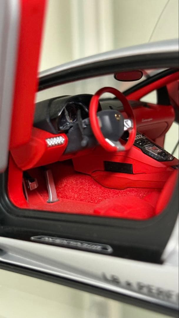 ミニカー Lamborghini Aventador LB Performance1/18