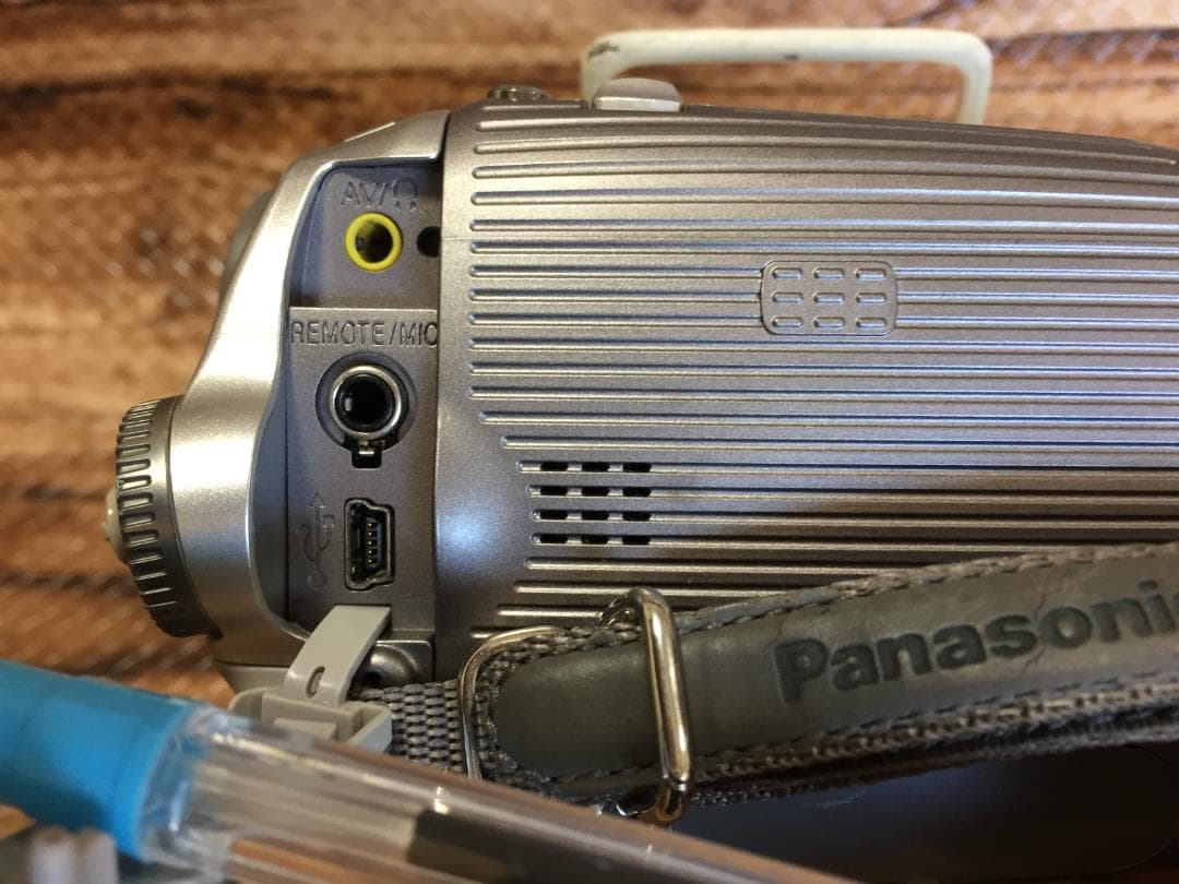 撮影再生ダビングOK　美品　Panasonic　NV-GS250　付属品あり