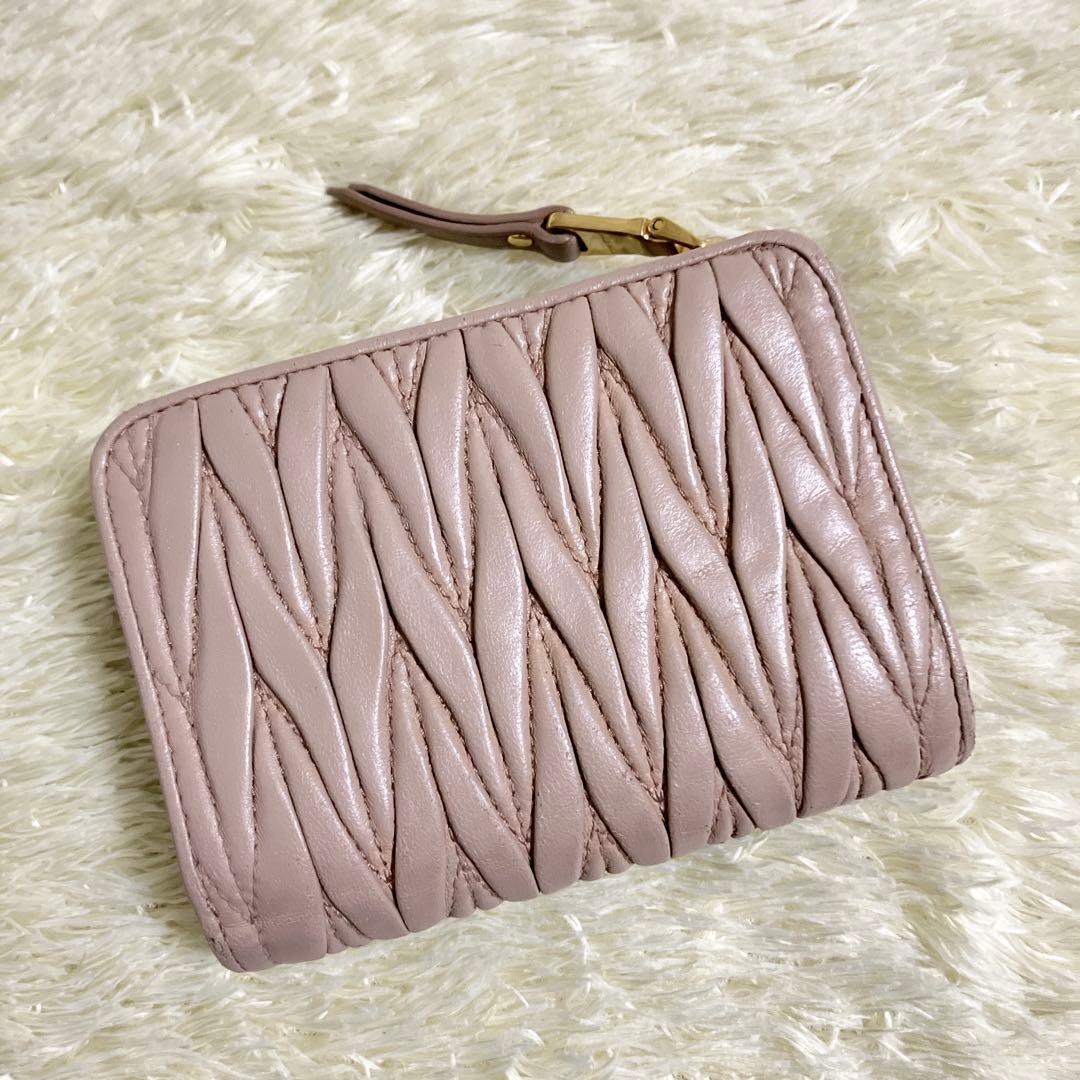 【美品】MIU MIU マテラッセ 折り財布 L字ファスナー ピンクベージュ