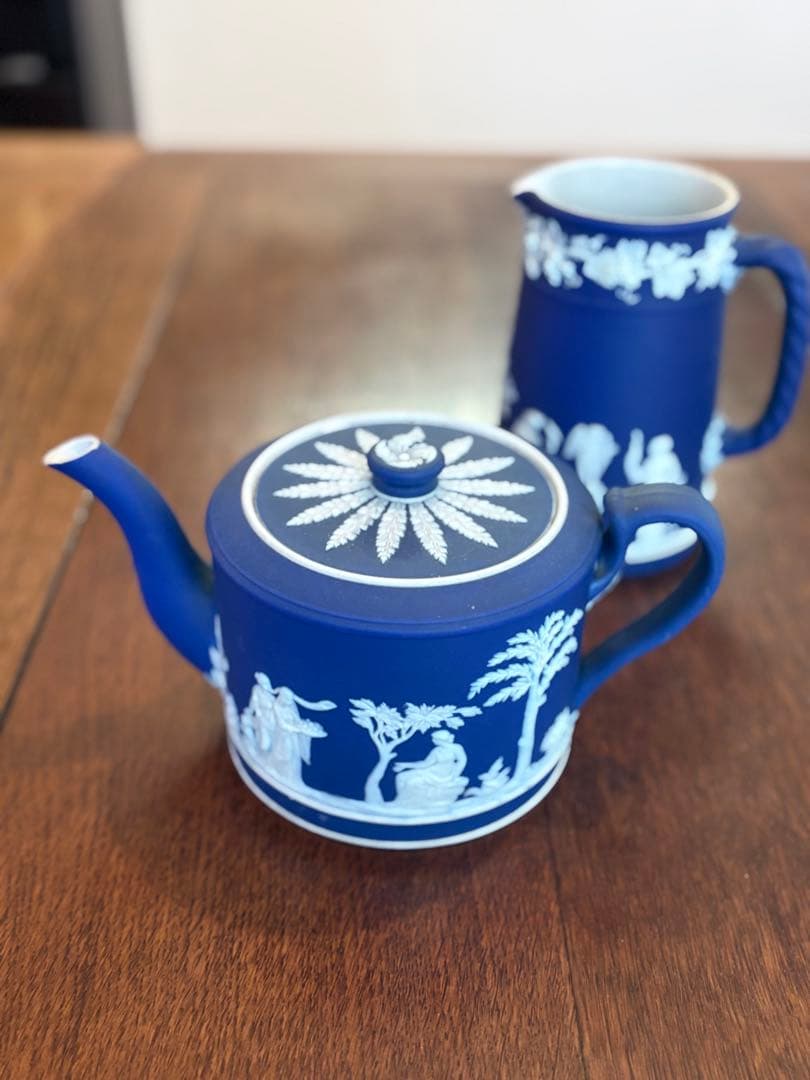 イギリスアンティーク ウェッジウッド ジャスパー ティーポットとジャグ