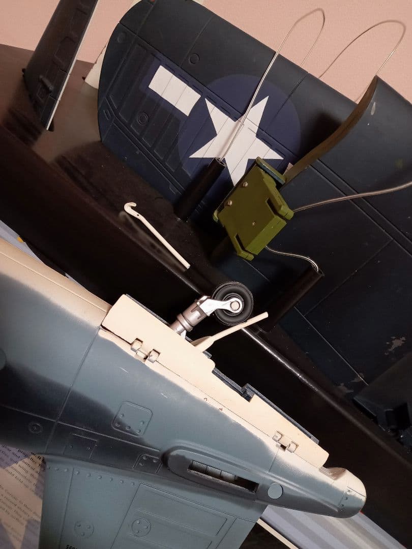 希少価値♡21stセンチュリートイズ 1/18 F4U-1A コルセア