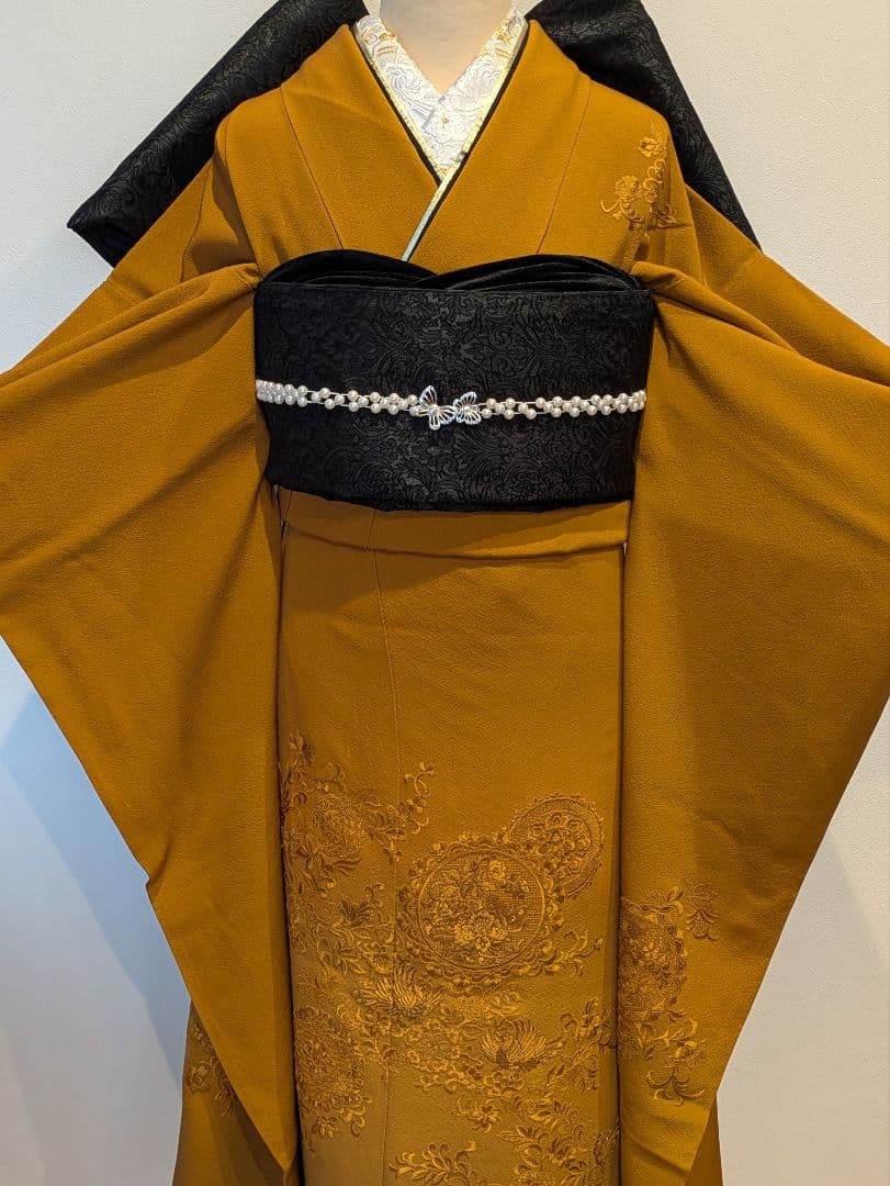 振袖フルセット 身丈160.5裄63.5 刺繍柄 山吹色 黒 成人式 逸品
