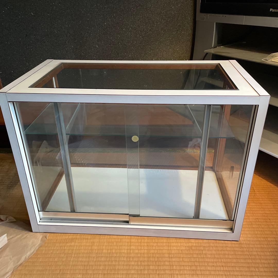 ヴィンテージ2段式ガラスショーケース