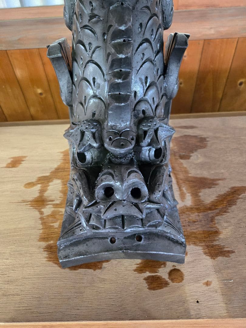 伝統的な魚頭彫刻