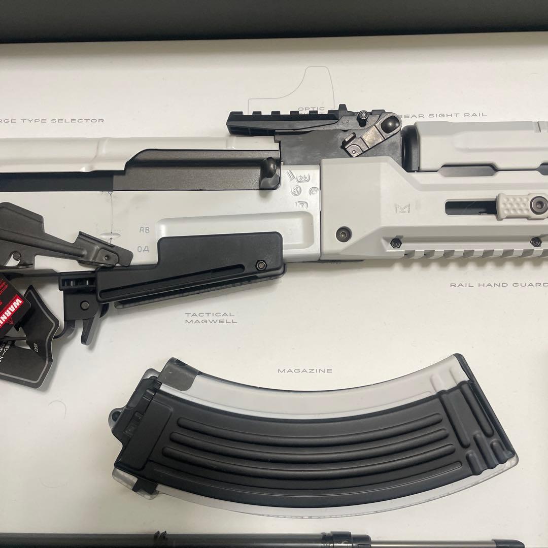 東京マルイ　次世代電動ガンAKホワイトストーム　マガジンバッテリーセット