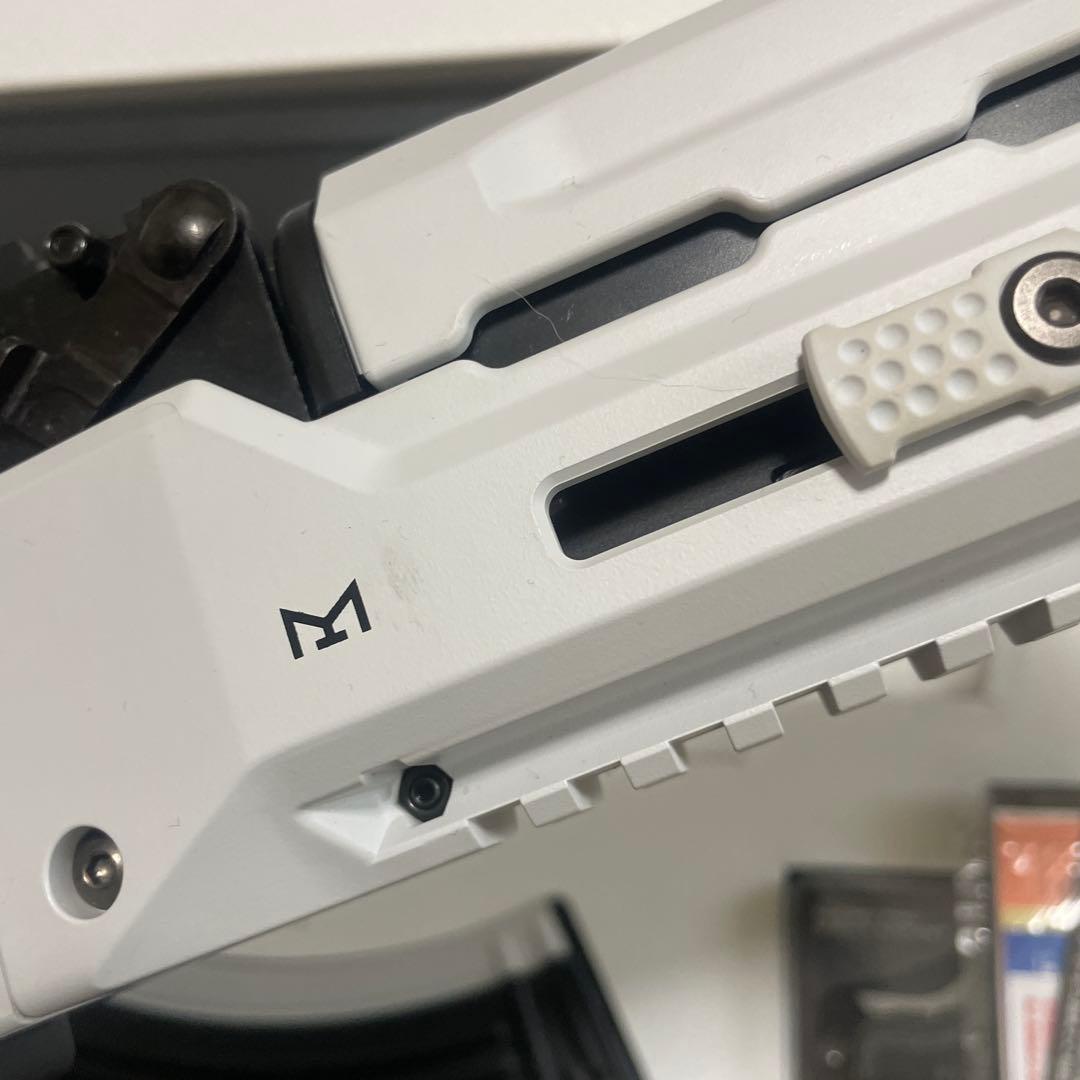 東京マルイ　次世代電動ガンAKホワイトストーム　マガジンバッテリーセット