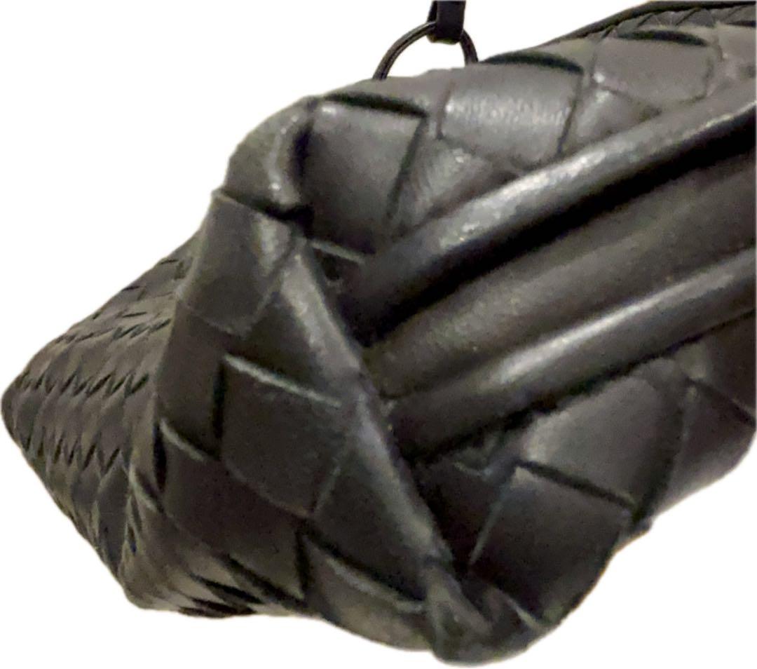 ボッテガべネタ　イントレチャート黒ポシェット