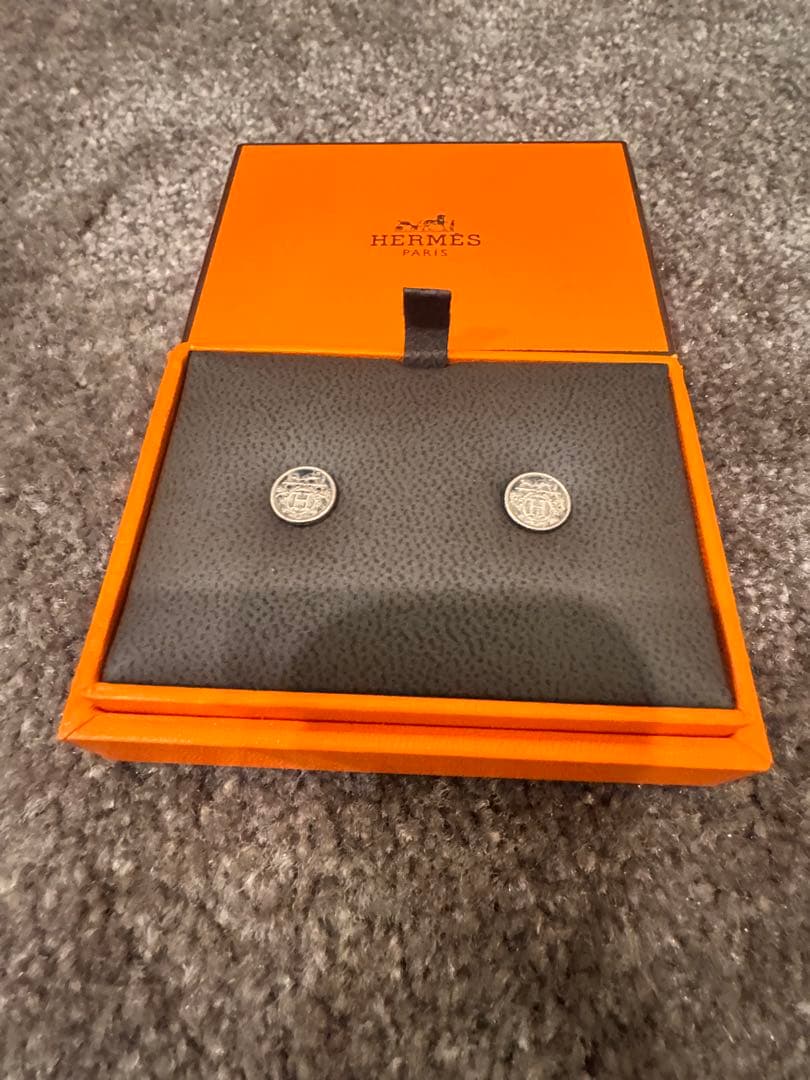 HERMES エルメス　エクスリプリスピアス