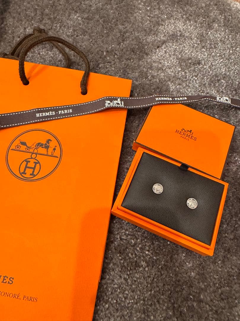 HERMES エルメス　エクスリプリスピアス