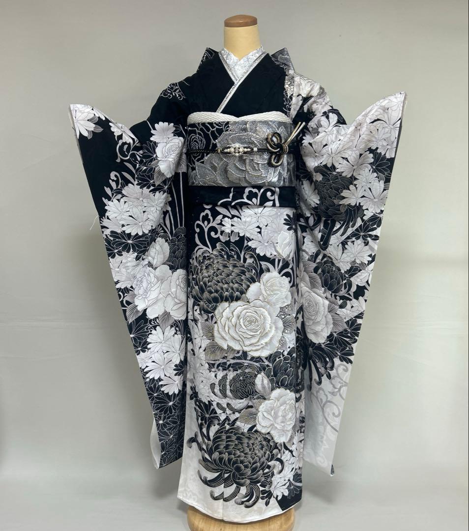 シックな黒地モノトーン薔薇と乱菊の振袖フルセット
