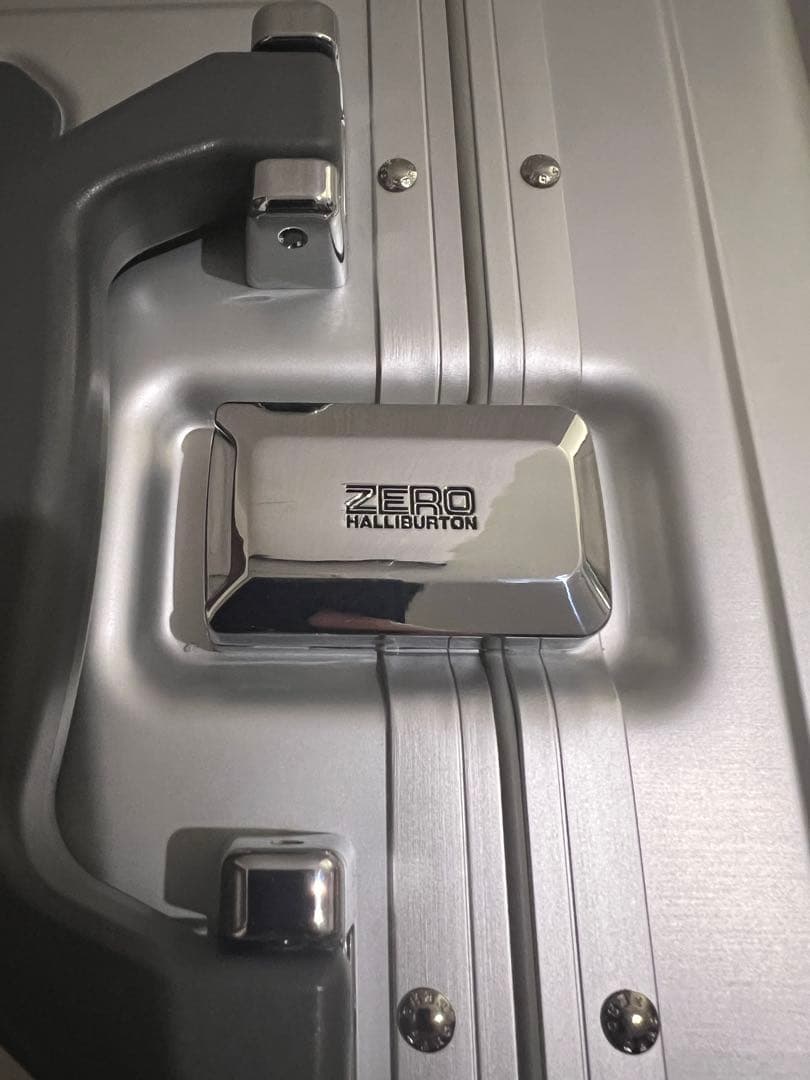 バッグ ZERO HALLIBURTON Geo Aluminum 3.0 83L