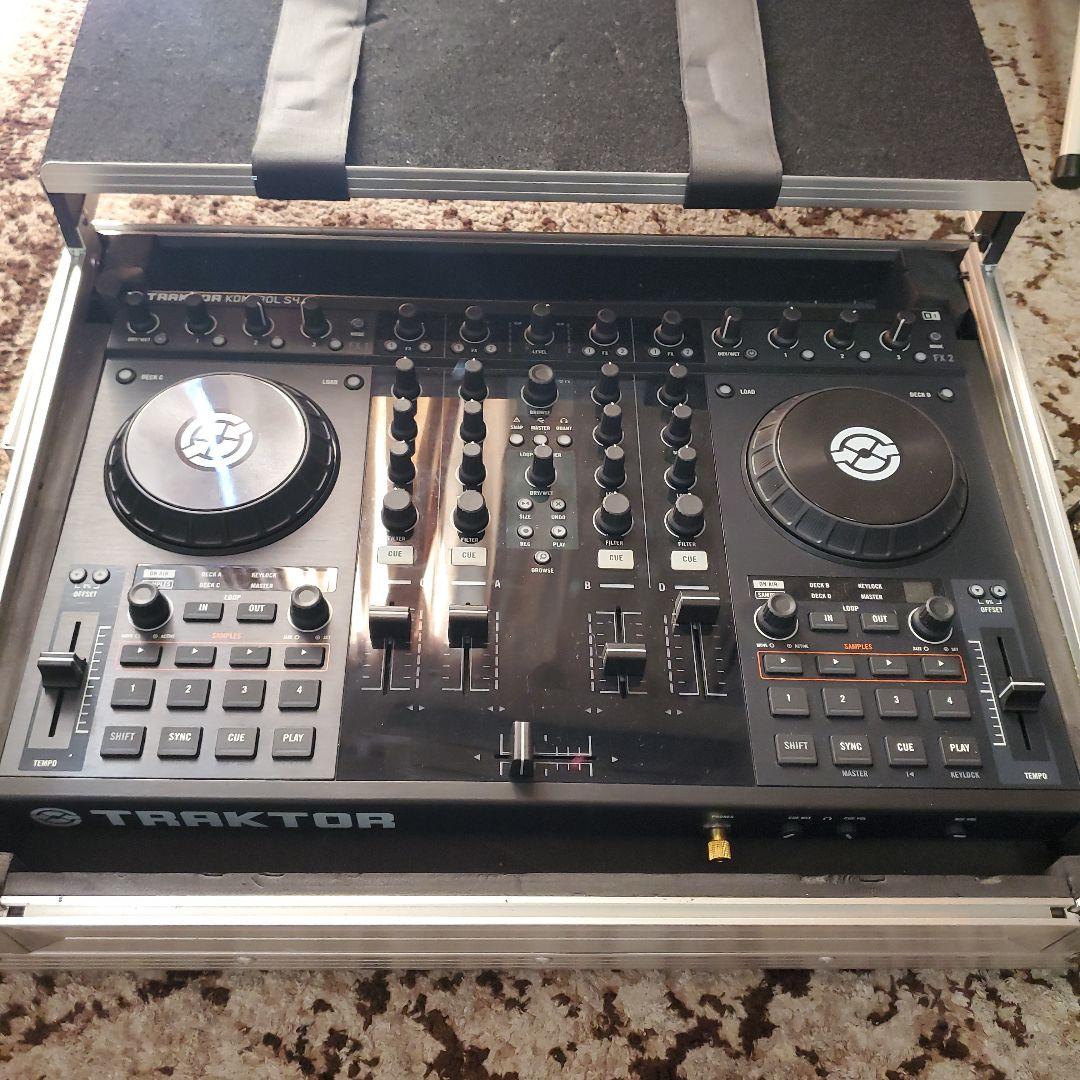 TRAKTOR KONTROL S4フライトケース付き KONTROL X1
