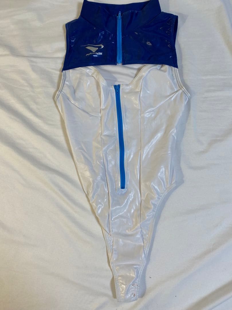 PHARFAITE ジッパー付きボディスーツ ホワイト/ブルー