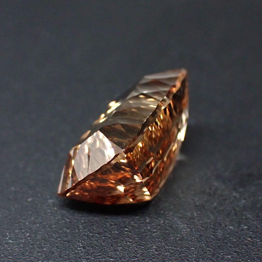 【ブラジル産】シャンパンカラートパーズ